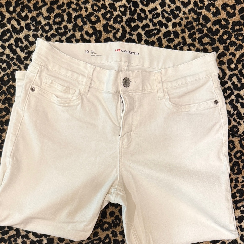 Liz Claiborne Mid-rise White Cropped Pants